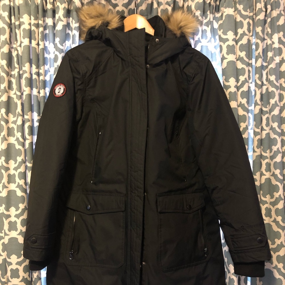 NWT Free Country women’s winter parka with faux fur hood.